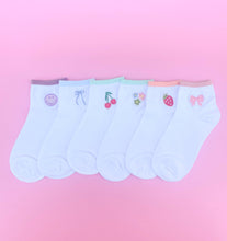 Load image into Gallery viewer, Women's Embroidered Ankle Socks