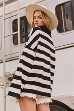 Load image into Gallery viewer, Striped Oversized Sweatshirt

