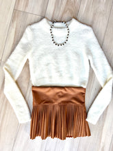 Load image into Gallery viewer, Suede Pleated Short
