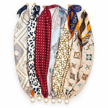 Load image into Gallery viewer, Silk Feel Pearl Magnetic Clasp Scarf Necklace | 40NK9802
